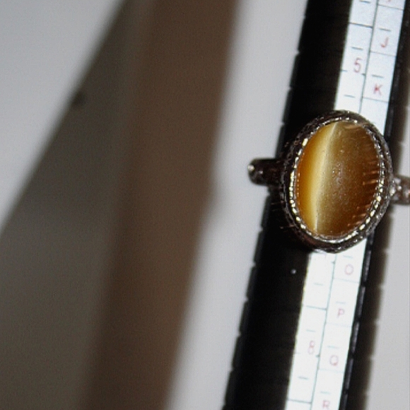 Vintage Tiger Eye Ring - Picture 9 of 16